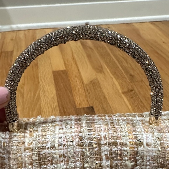 LC Lauren Conrad | Elegant Tweed Handbag with Chain Handle - Picture 4 of 16